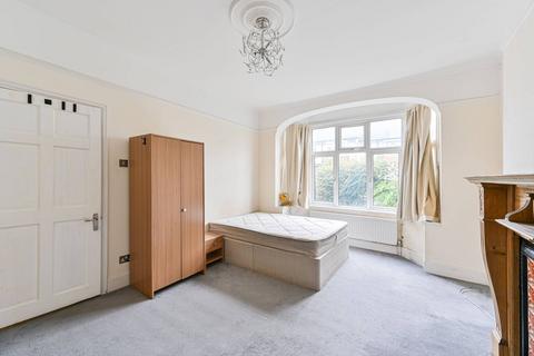 4 bedroom terraced house to rent, Ribblesdale Road, Tooting, London, SW16