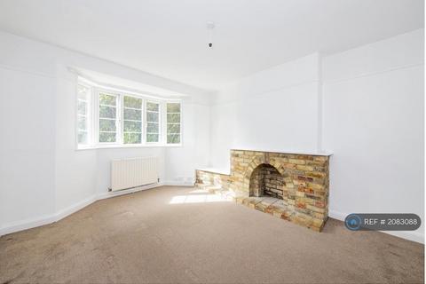 2 bedroom flat to rent, Amblecote Road, London, SE12