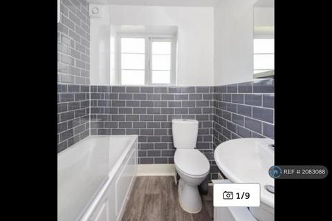 2 bedroom flat to rent, Amblecote Road, London, SE12