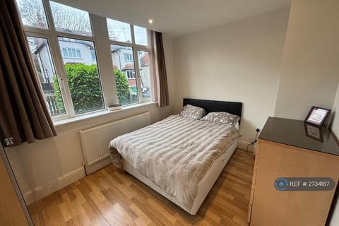 2 bedroom flat to rent, Balbec Avenue, Leeds, LS6