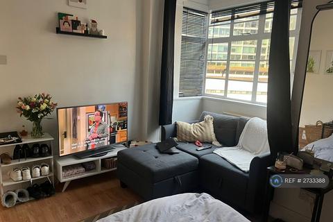 Studio to rent, Orsett Terrace, London, W2