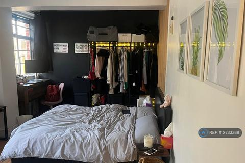 Studio to rent, Orsett Terrace, London, W2