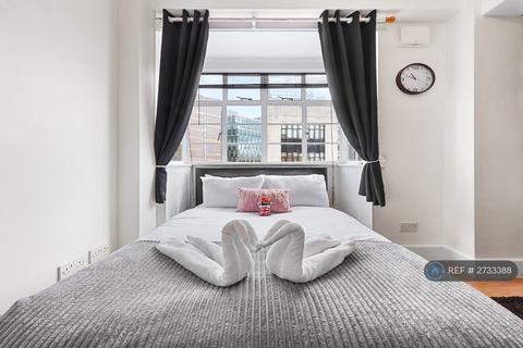 Studio to rent, Orsett Terrace, London, W2