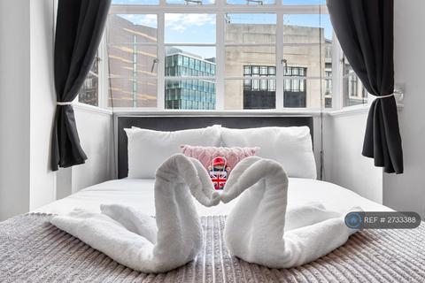 Studio to rent, Orsett Terrace, London, W2