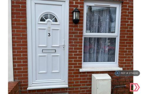 2 bedroom terraced house to rent, Winnock Road, Colchester, CO1