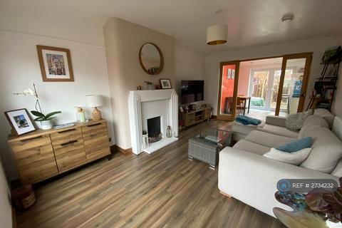 3 bedroom semi-detached house to rent, St. Austells Drive, Manchester, M25