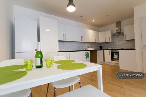 2 bedroom flat to rent, Edison Court, London, NW10