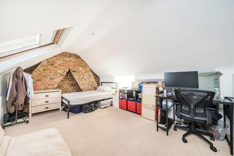 3 bedroom maisonette for sale, Oakmead Road, London SW12