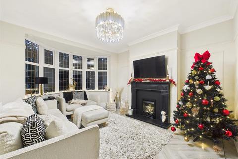 4 bedroom detached house for sale, Station Road, Hessle