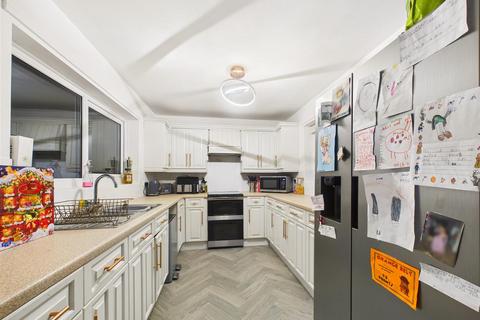 4 bedroom detached house for sale, Station Road, Hessle