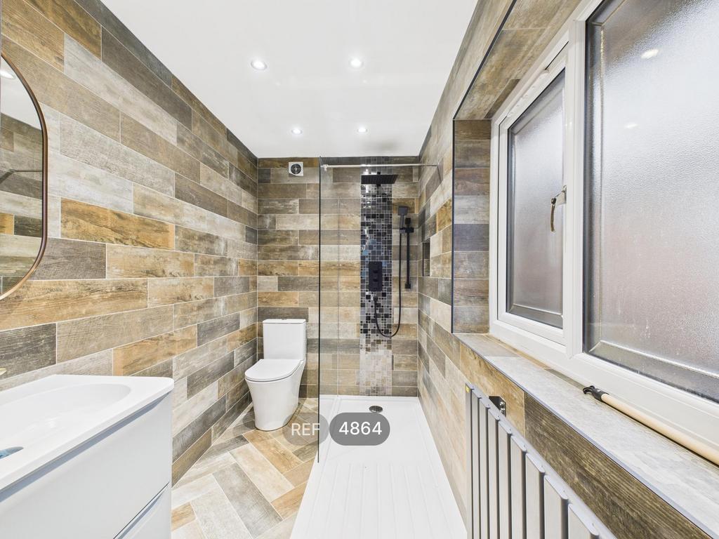 En suite bathroom