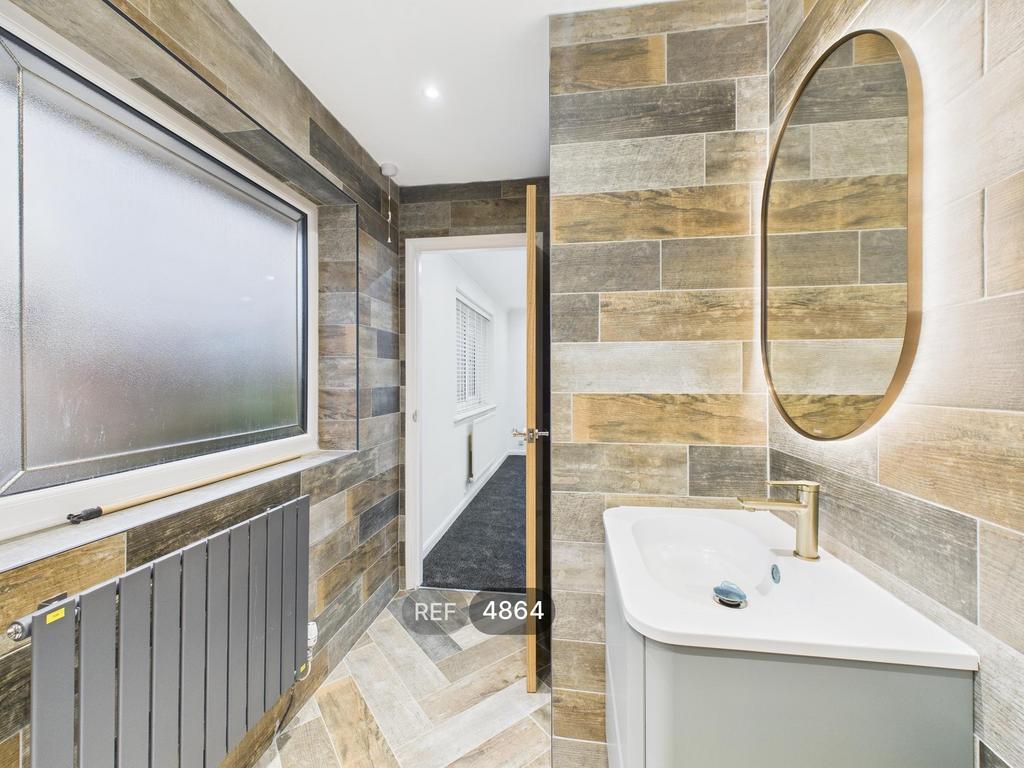 En suite bathroom
