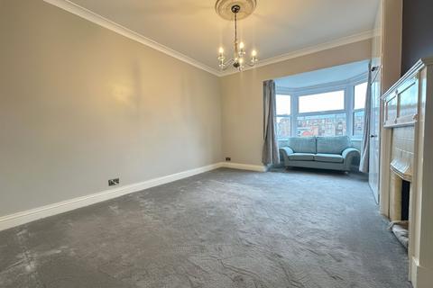 3 bedroom flat for sale, Avenue Victoria, Scarborough, YO11