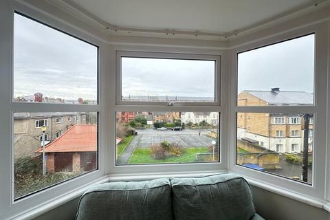 3 bedroom flat for sale, Avenue Victoria, Scarborough, YO11