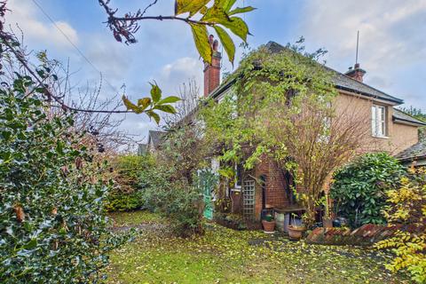 Roy Road, Northwood, HA6