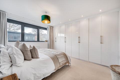 2 bedroom flat for sale, 2 Manor Gardens, London, N7