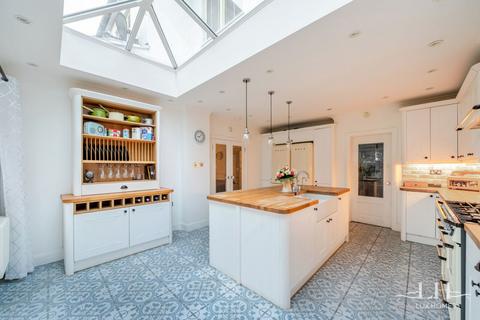 5 bedroom semi-detached house for sale, Chalgrove Crescent, Clayhall