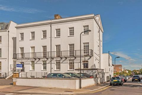 1 bedroom flat to rent, Albion Road, London, N16
