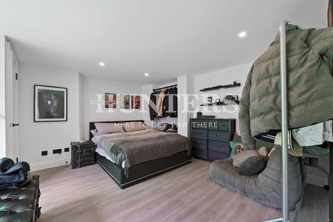 undefined, Defoe Road, London, N16