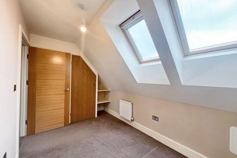 2 bedroom flat to rent, Woodside Road, Samuel House Woodside Road, DA15