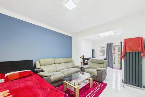 3 bedroom semi-detached house for sale, Boundaries Road, Feltham, TW13
