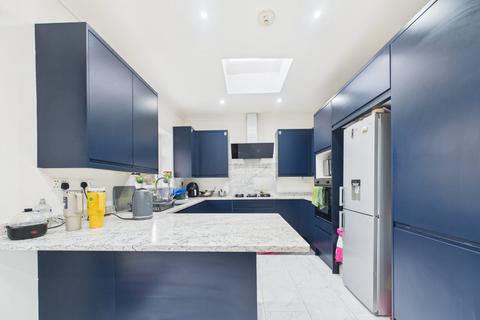 3 bedroom semi-detached house for sale, Boundaries Road, Feltham, Middlesex, TW13