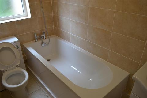 3 bedroom terraced house to rent, Dilloways Lane