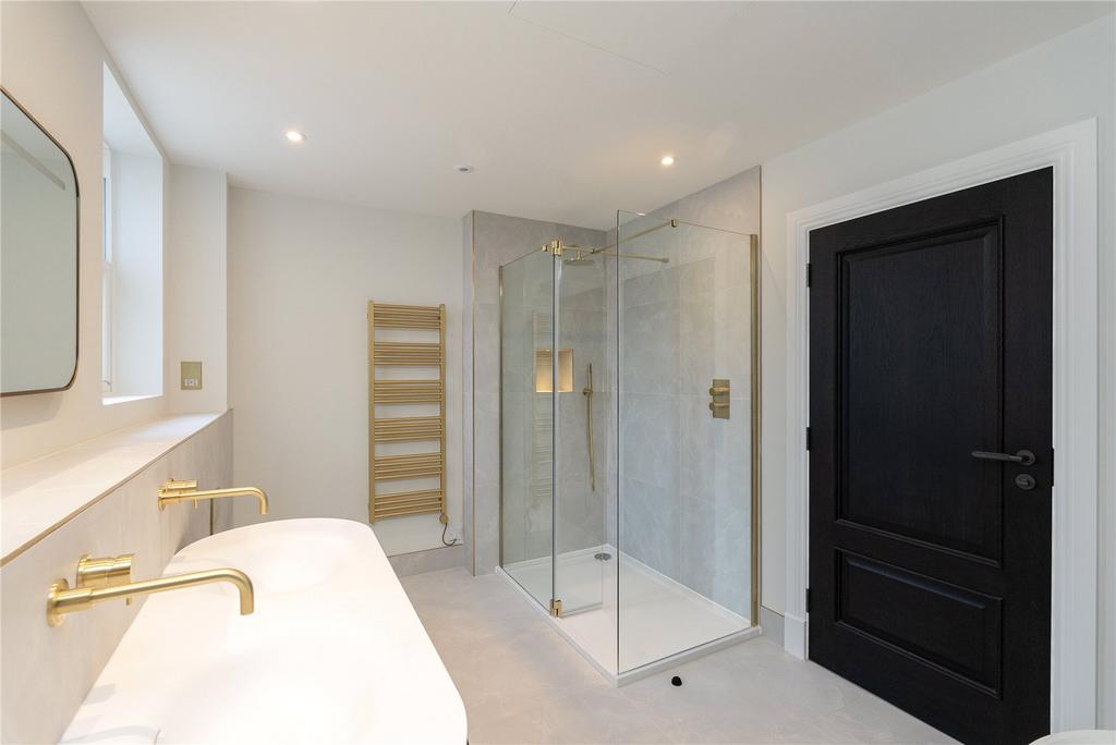 En-Suite Shower