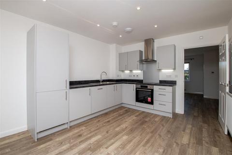 3 bedroom terraced house to rent, Lakenvelder Way, Milton Keynes MK8