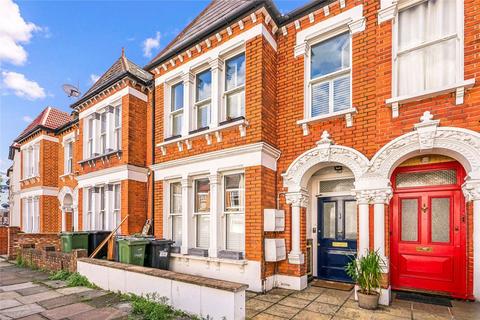 3 bedroom flat for sale, Littlebury Road, London SW4