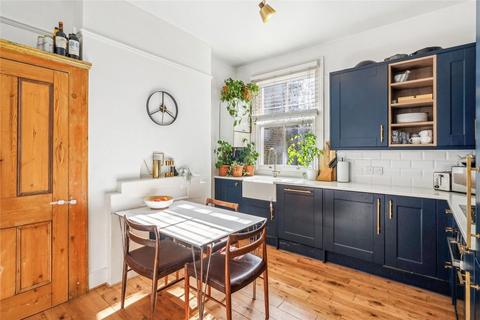 3 bedroom flat for sale, Littlebury Road, London SW4