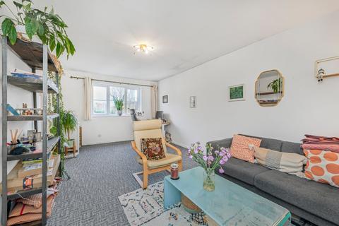 1 bedroom flat to rent, St. Gerards Close, London, SW4