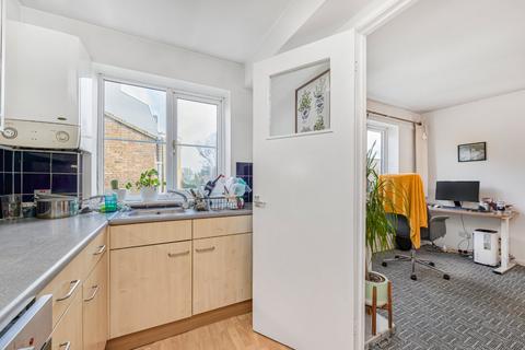 1 bedroom flat to rent, St. Gerards Close, London, SW4