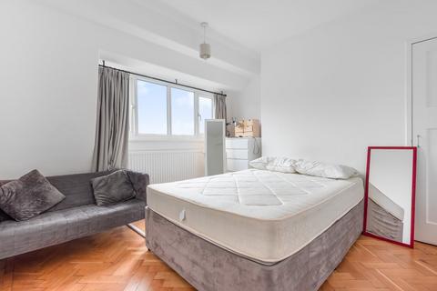 4 bedroom flat for sale, Haldane Place, London, SW18