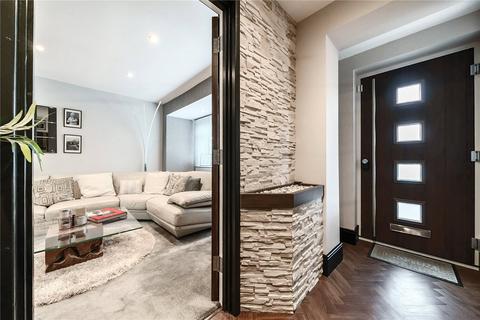 4 bedroom detached house for sale, Kirklees Close, Farsley, Pudsey, West Yorkshire