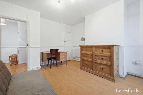 1 bedroom apartment for sale, Coleford House, Kingsbridge Road, RM3