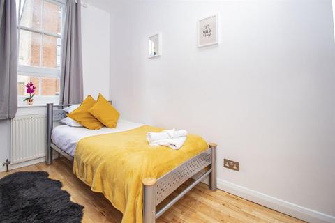 undefined, Luke Street, Shoreditch, EC2A