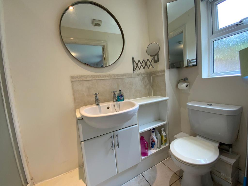Bedroom 2 Ensuite