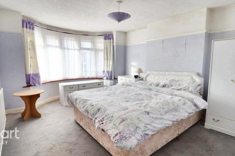 3 bedroom bungalow for sale, Clevedon Road, Luton