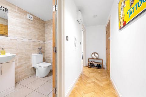 1 bedroom flat for sale, Benton's Lane, London, SE27