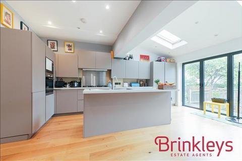 undefined, Normanton Avenue, London, SW19
