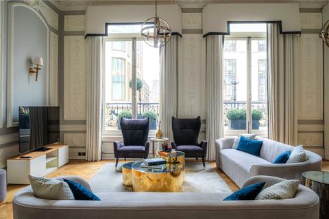 undefined, The Strand, Covent Garden WC2R