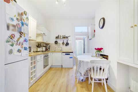 3 bedroom apartment for sale, Bramfield Road, SW11