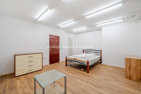 1 bedroom flat to rent, Tooting High Street, London, SW17