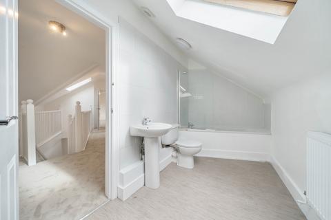 2 bedroom flat to rent, Merton High Street, South Wimbledon, London, SW19