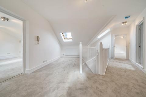 2 bedroom flat to rent, Merton High Street, South Wimbledon, London, SW19