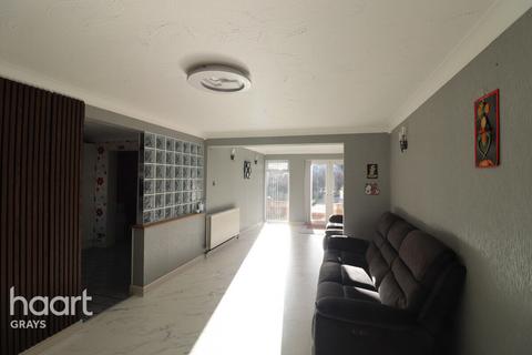 3 bedroom terraced house to rent, Quilters Straight, BASILDON