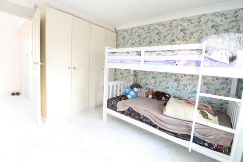 undefined, Quilters Straight, BASILDON