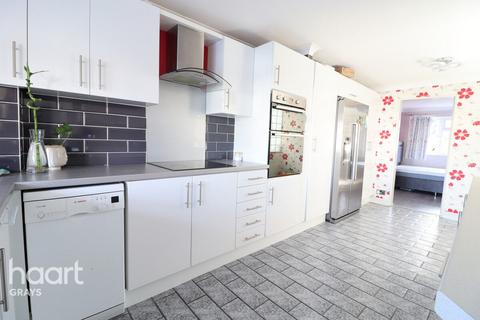 undefined, Quilters Straight, BASILDON