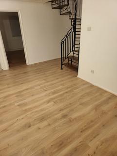 5 bedroom terraced house to rent, Yarnacott, Southend-on-Sea, Essex, ss3
